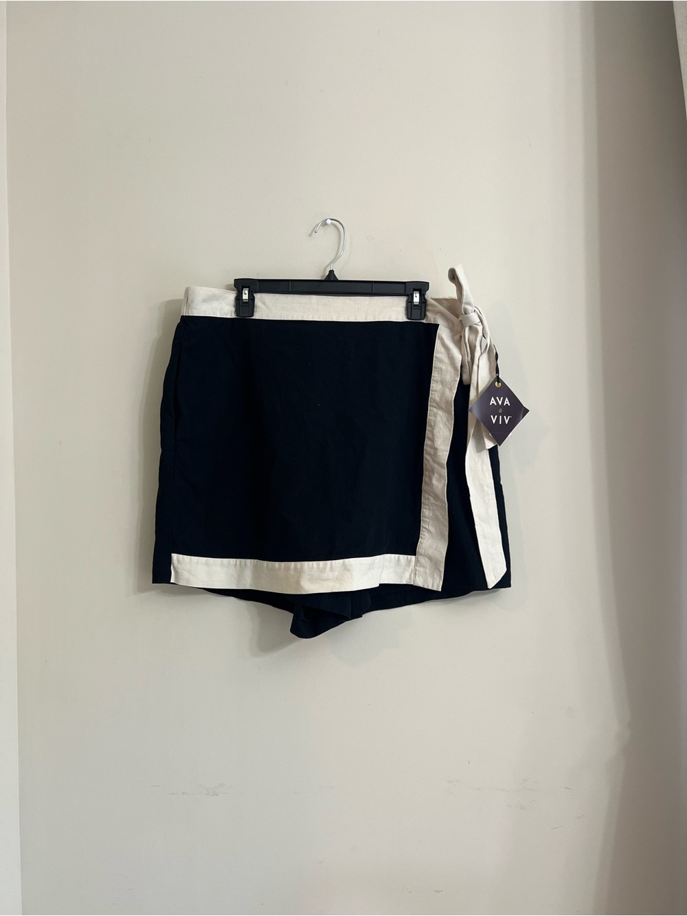 Ava & Viv Black and Cream Tie-Waist Wrap Skort